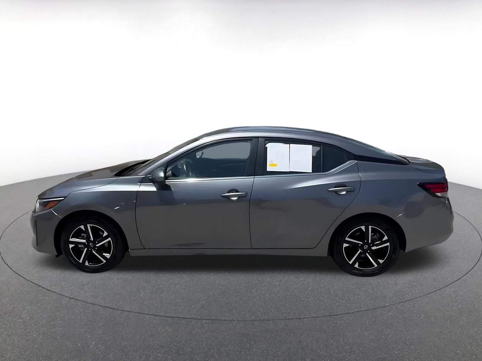 Used 2025 Nissan Sentra SV FWD image 10