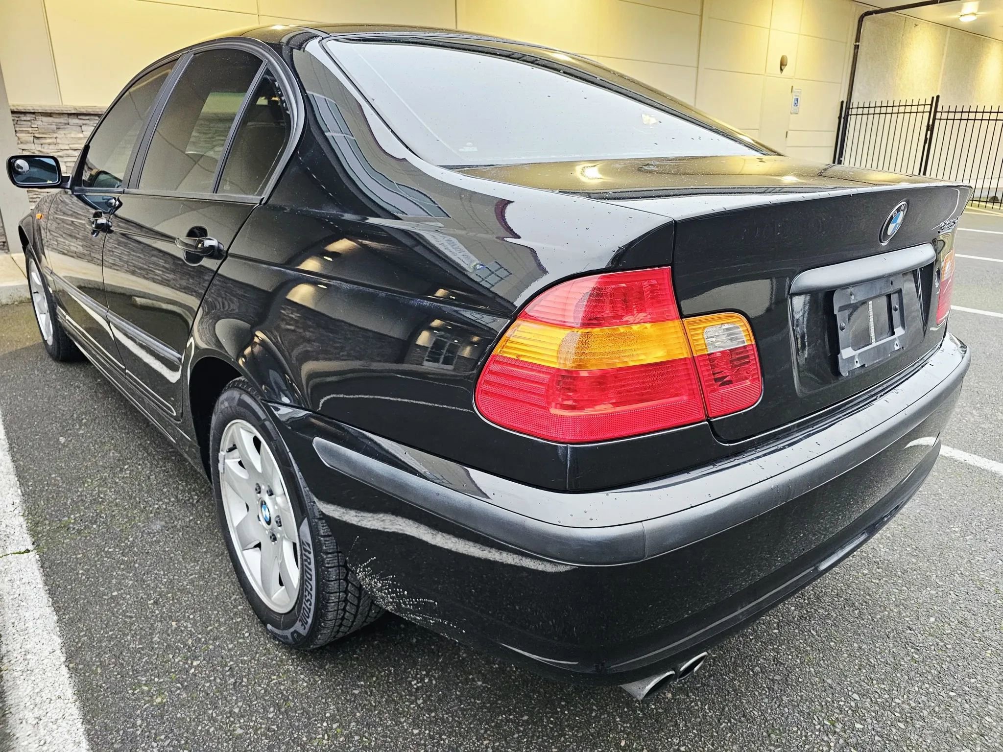 Used 2002 BMW 325xi Sedan image 3