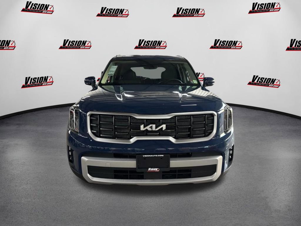 New 2025 Kia Telluride S image 2