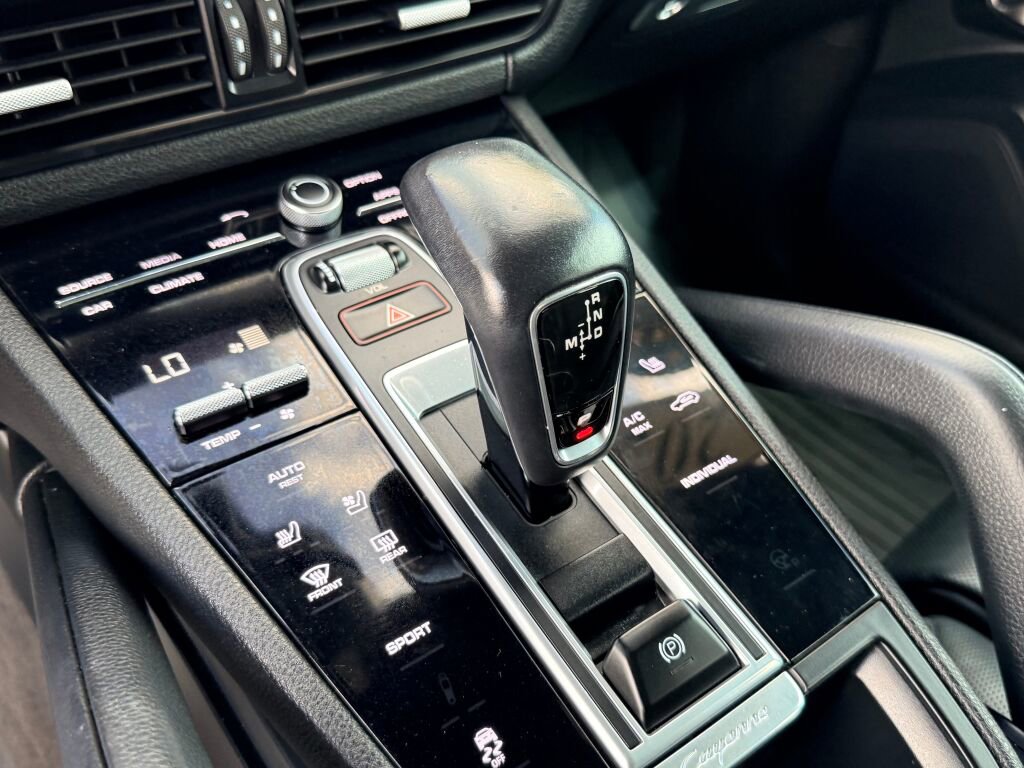Used 2020 Porsche Cayenne image 23