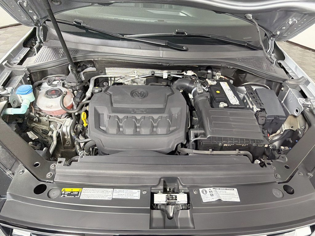 Used 2020 Volkswagen Tiguan SEL AWD/4WD image 30
