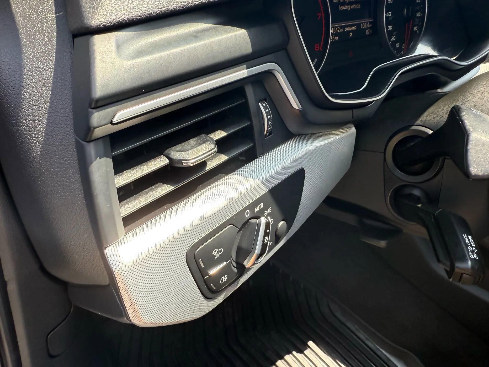 Used 2017 Audi A4 2.0T allroad Premium w/ Convenience Package image 23