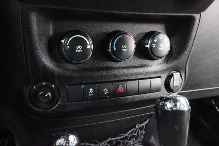 Used 2014 Jeep Wrangler Sport AWD/4WD image 17