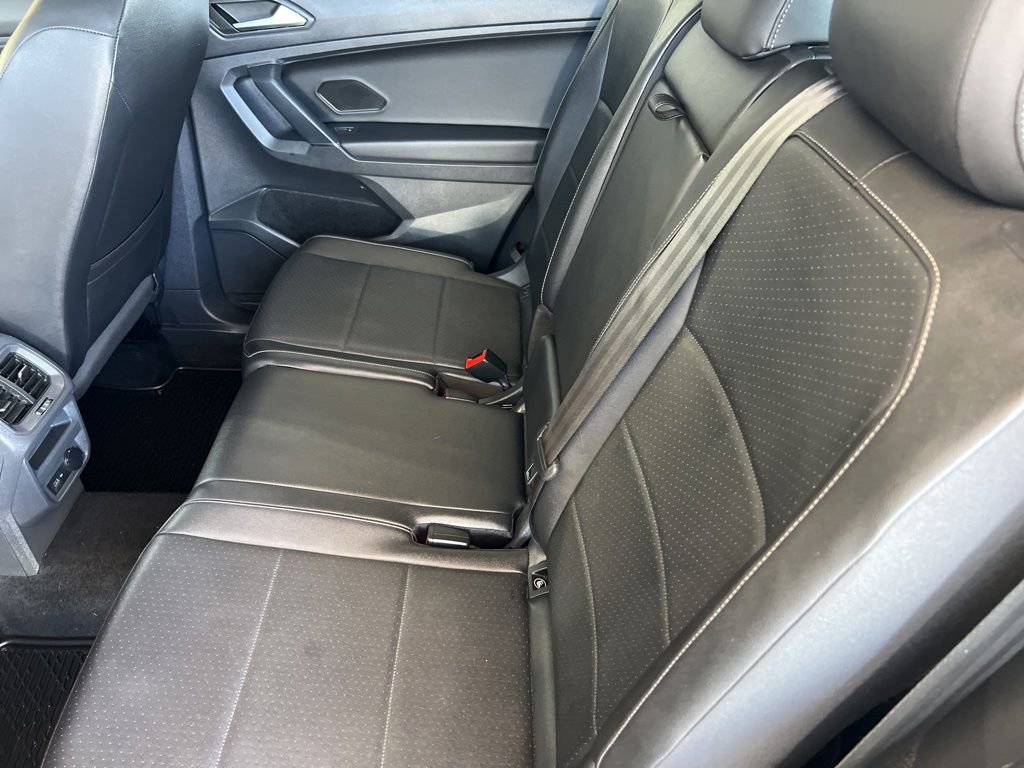 Used 2020 Volkswagen Tiguan SEL w/ Tiguan Three-Row MDO Package FWD image 26