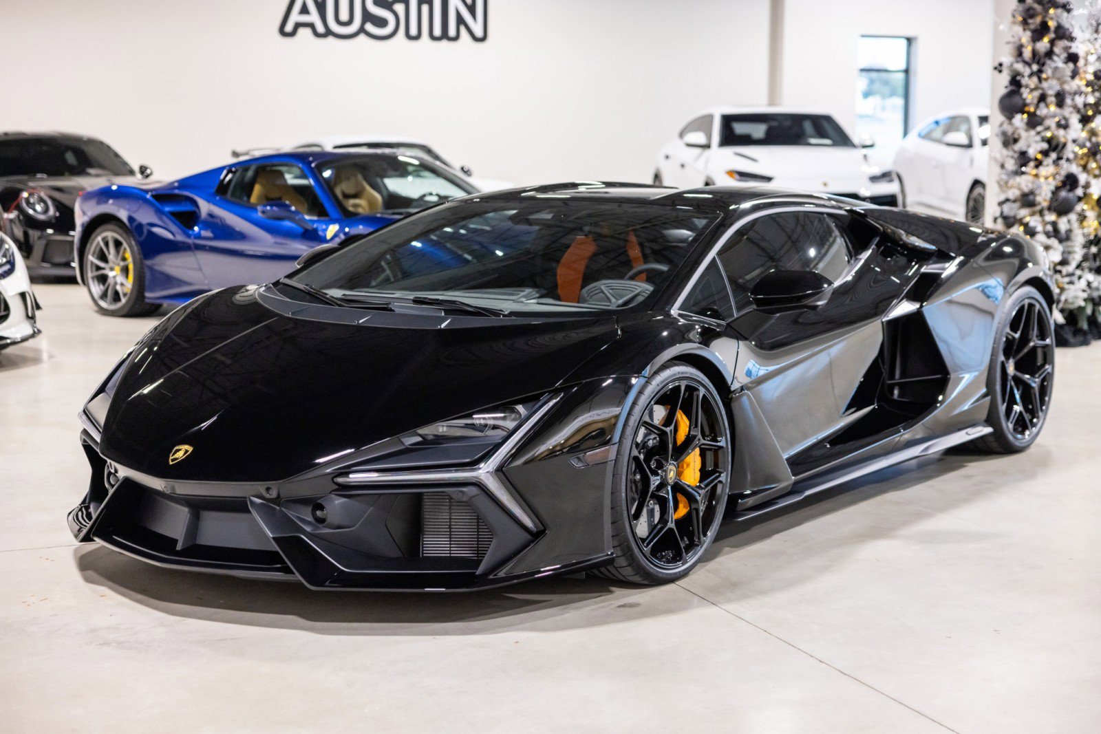 Used 2025 Lamborghini Revuelto image 12