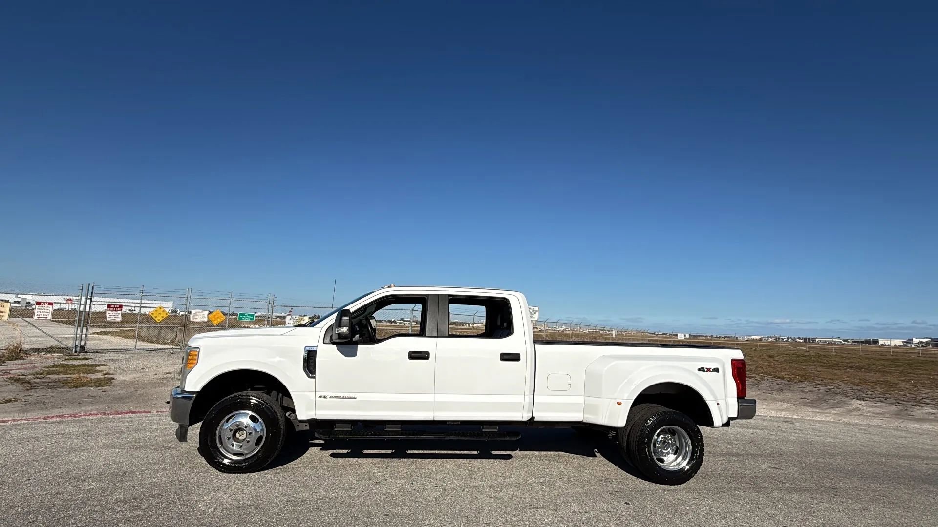 Used 2017 Ford F350 XL w/ Power Equipment Group AWD/4WD image 3