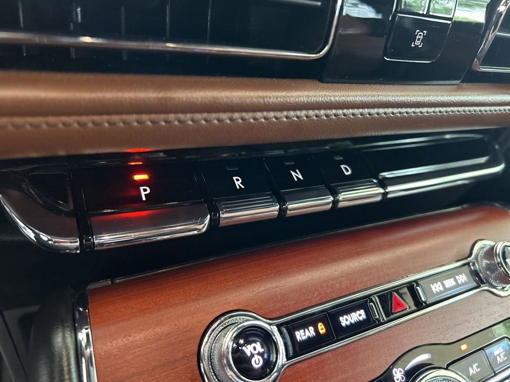 Used 2021 Lincoln Aviator Reserve w/ Equipment Group 201A RWD image 8