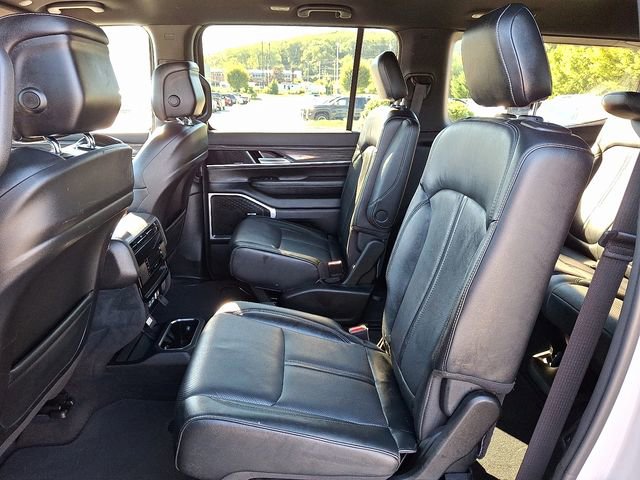 Used 2022 Jeep Wagoneer Series III w/ Flexible Seating Group image 10