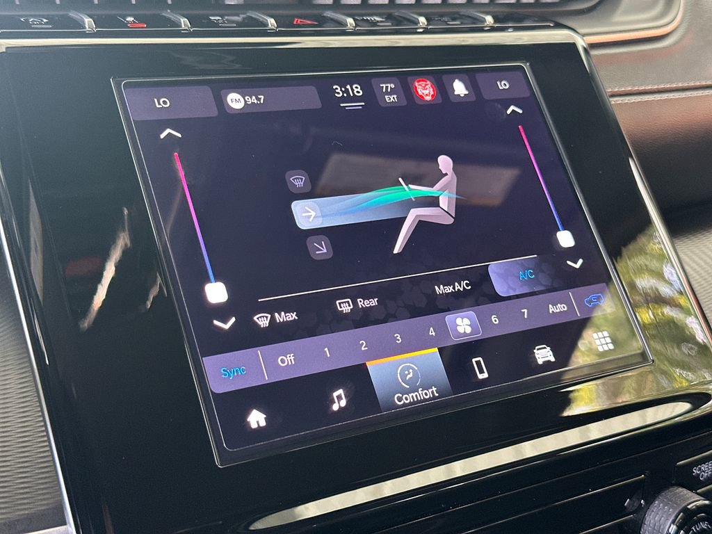 Used 2025 Jeep Grand Cherokee Laredo w/ Trailer Tow Package image 8