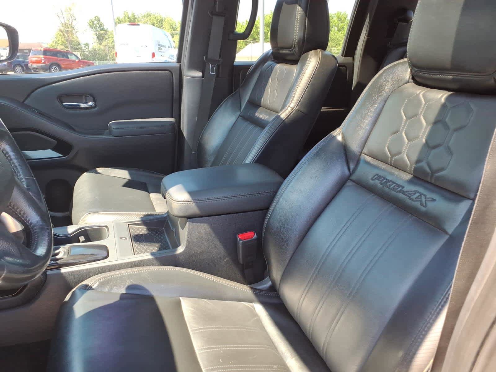 Used 2022 Nissan Frontier PRO-4X w/ Pro-4X Premium Package AWD/4WD image 4