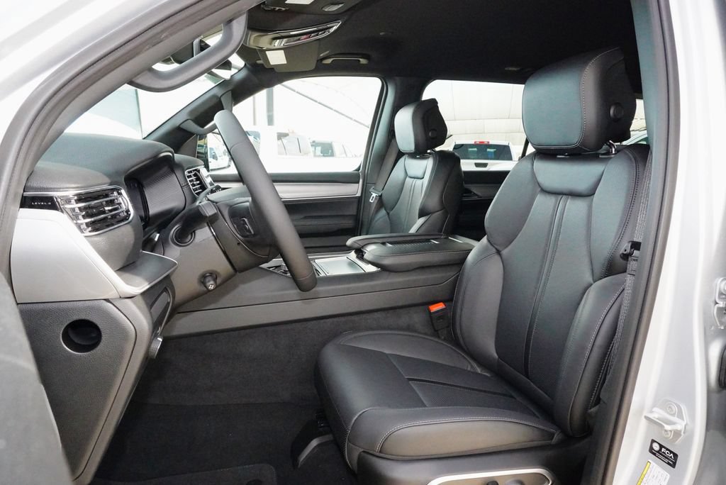 New 2026 Jeep Grand Wagoneer L Limited AWD/4WD image 10
