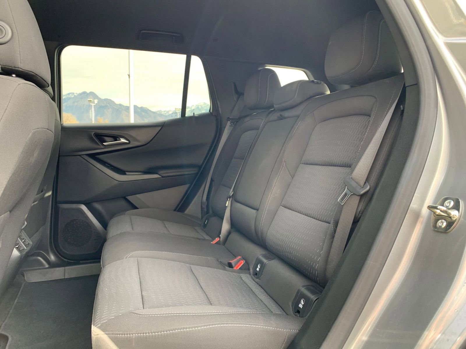 Used 2025 Chevrolet Equinox LT image 24