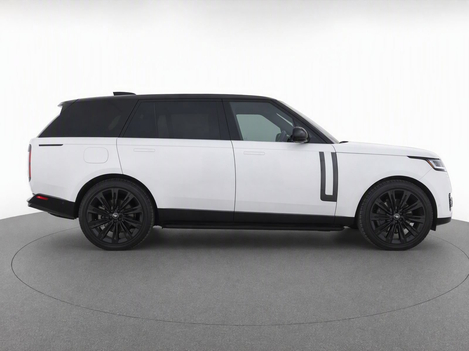 Used 2025 Land Rover Range Rover Long Wheelbase SE AWD/4WD image 6