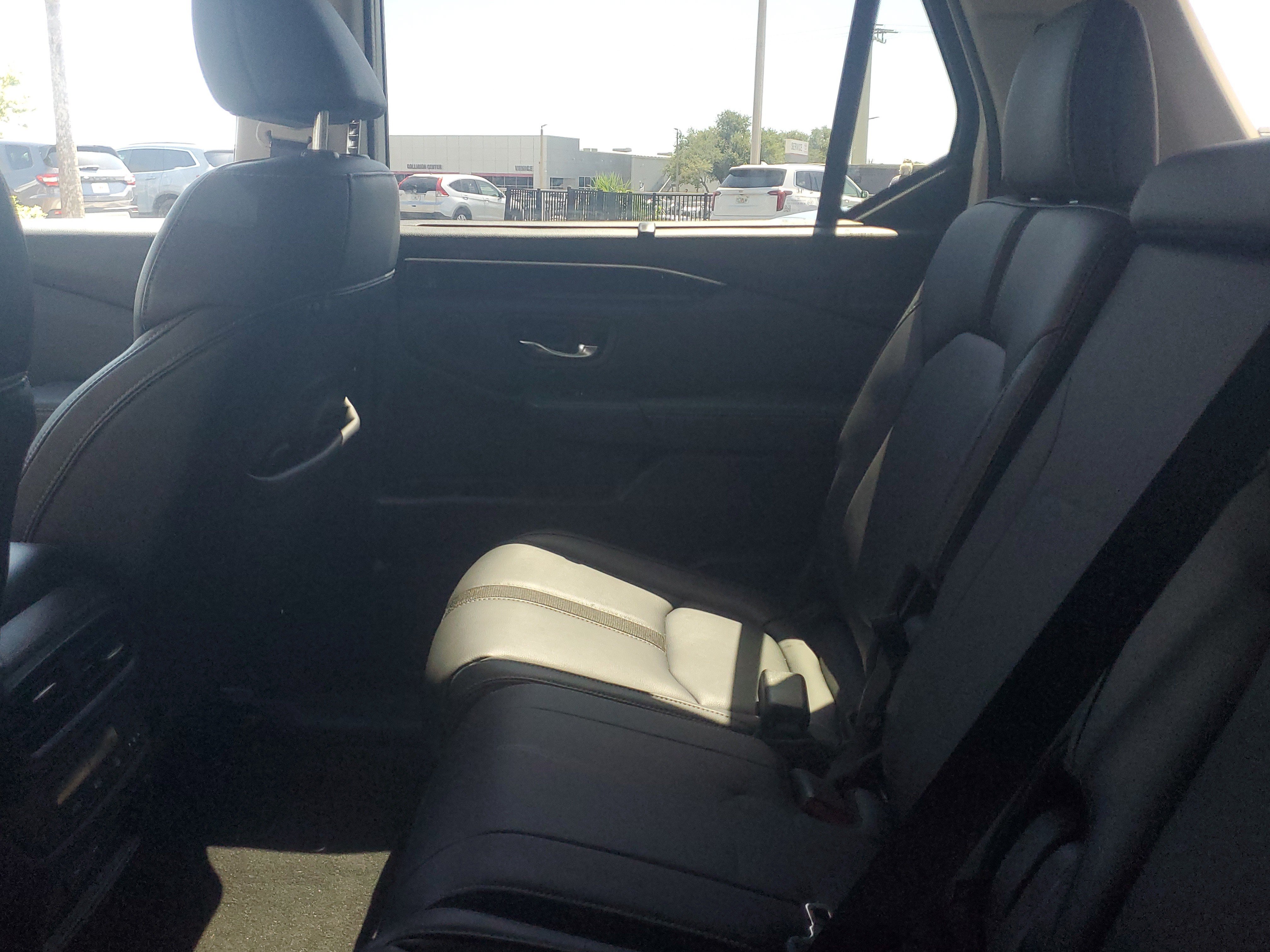 Used 2025 Honda Pilot EX-L image 8