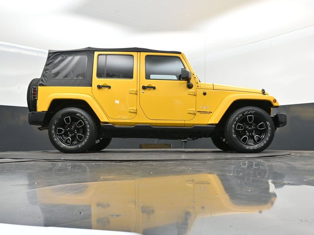 Used 2015 Jeep Wrangler Unlimited Sahara w/ Connectivity Group image 44