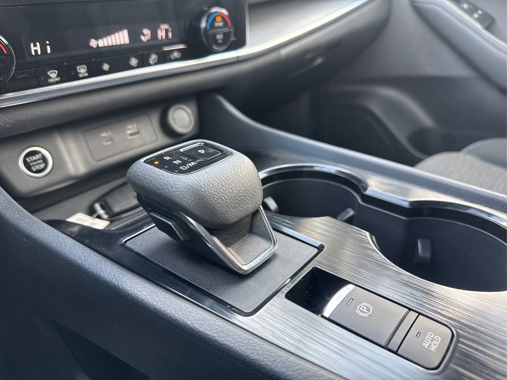 Used 2023 Nissan Rogue SV image 29