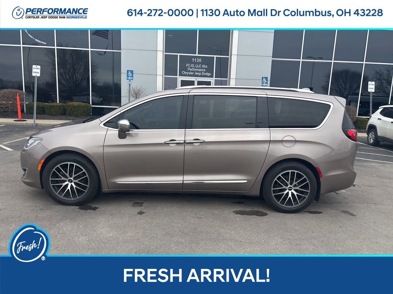 Used 2017 Chrysler Pacifica Limited w/ Advanced Safetytec Group image 7