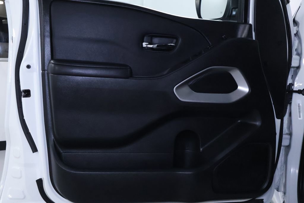 Used 2024 Nissan Frontier SV w/ SV Convenience Package image 10