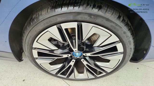 Used 2025 BMW i5 xDrive40 w/ Premium Package image 58