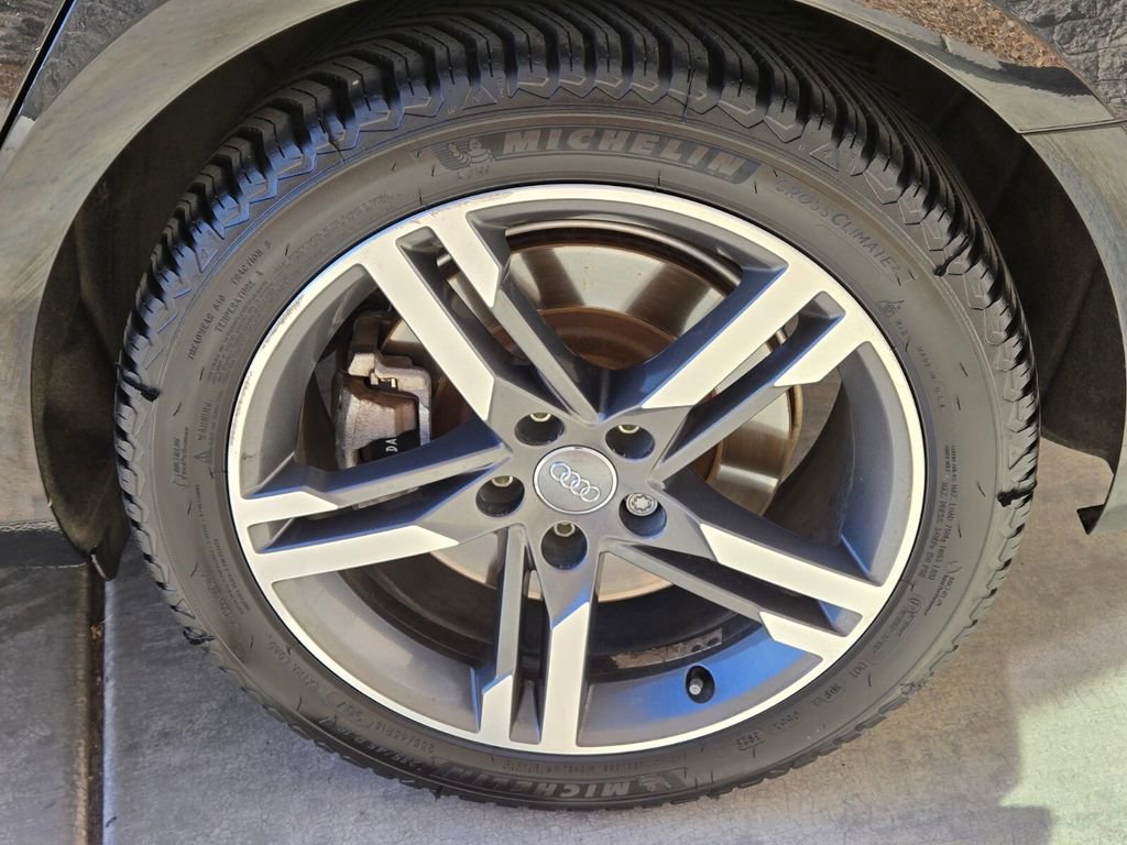 Used 2017 Audi A4 2.0T Premium Plus w/ Premium Plus Package image 9