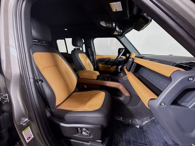 Used 2024 Land Rover Defender 130 X AWD/4WD image 31