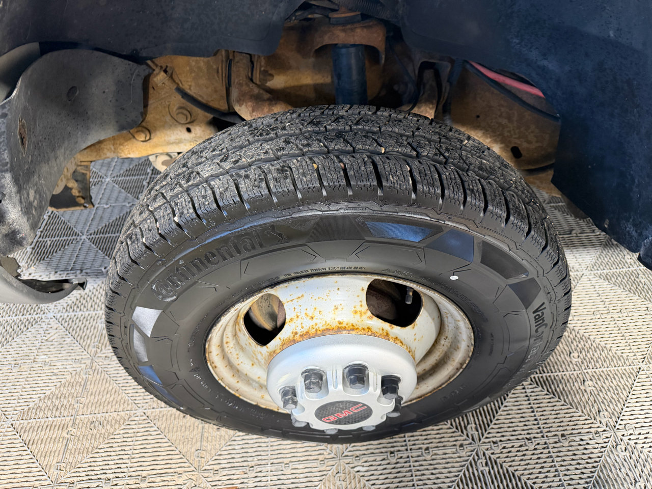 Used 2004 GMC Sierra 3500 W/T w/ Heavy-Duty Power Package image 21