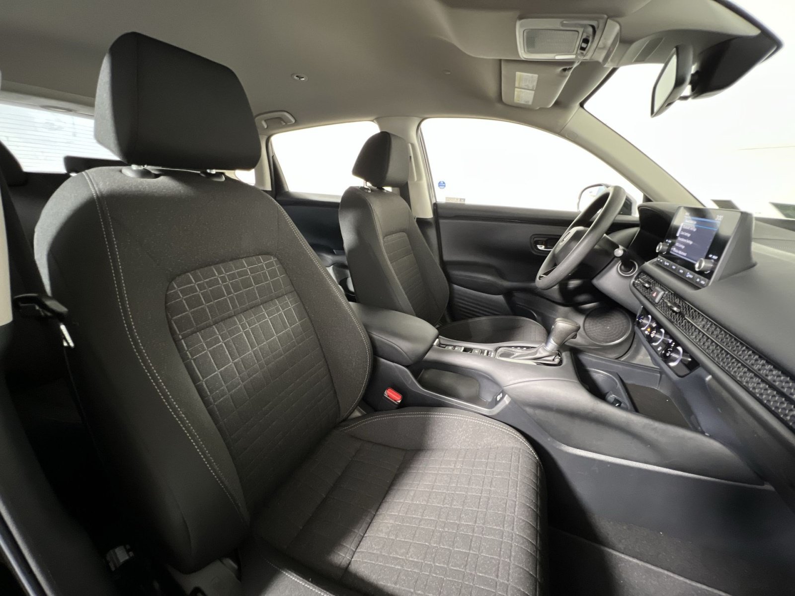 Used 2023 Honda HR-V LX image 25