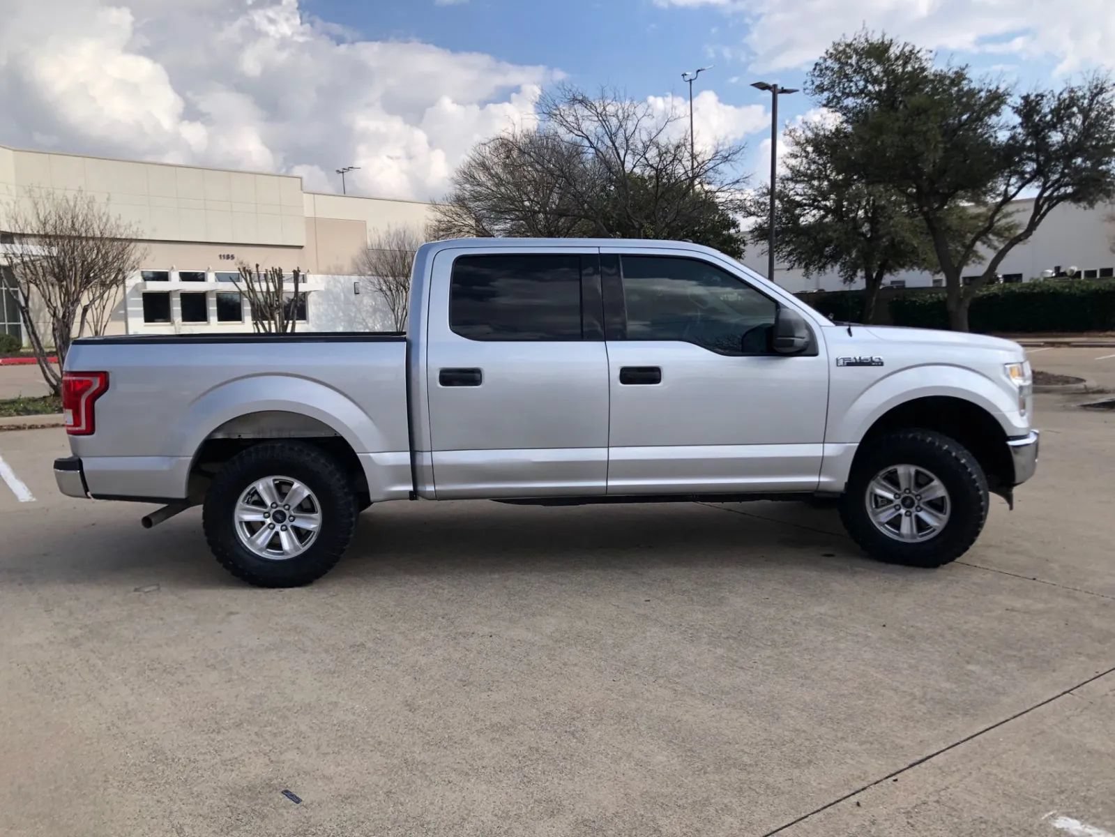 Used 2017 Ford F150 XLT RWD image 5