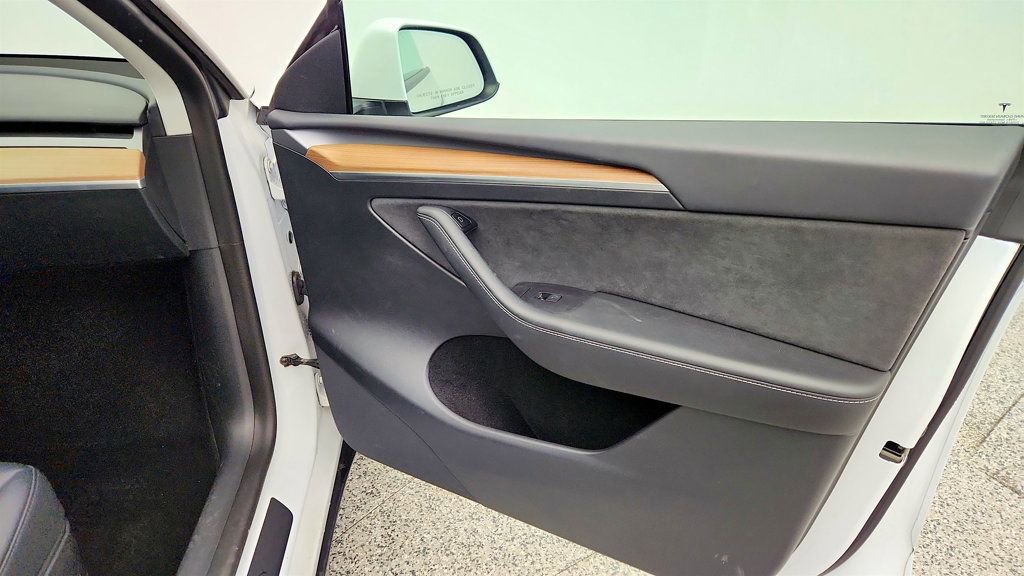 Used 2023 Tesla Model Y Performance image 29