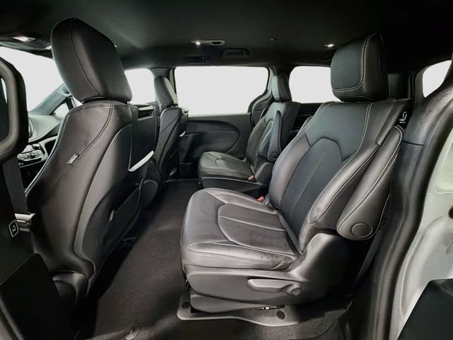 Used 2026 Chrysler Pacifica Select FWD image 21