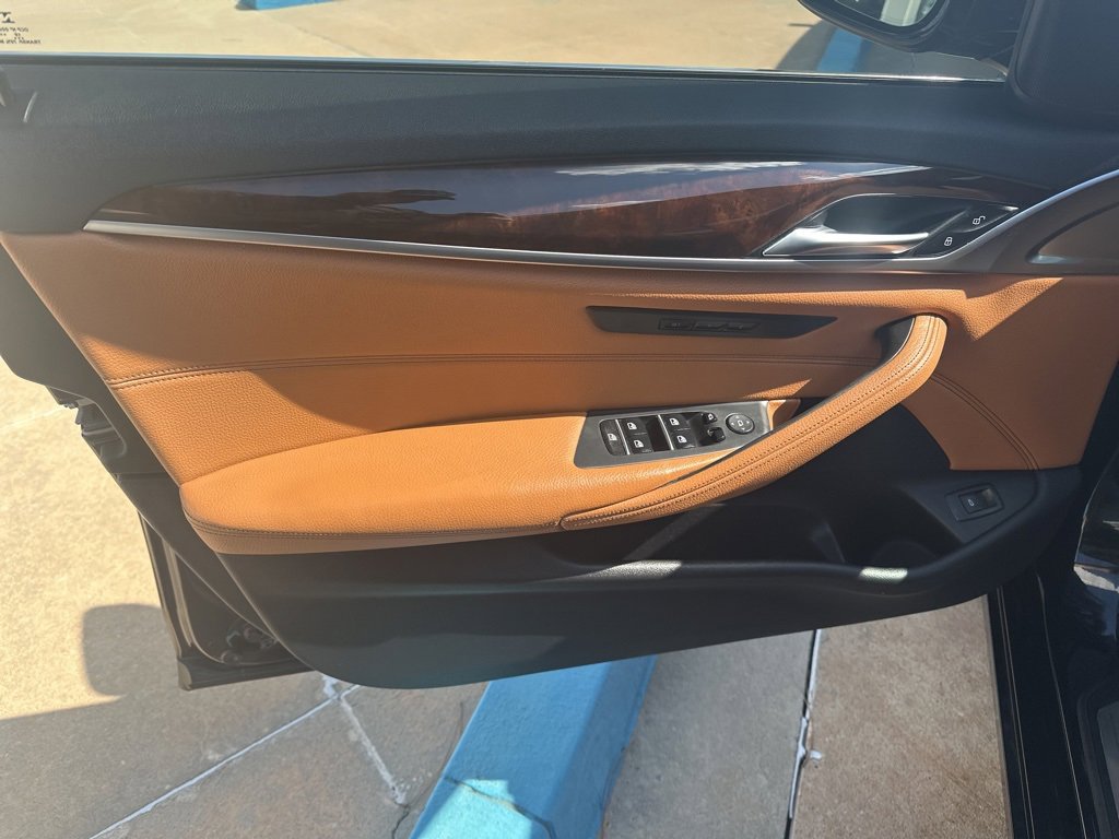 Used 2020 BMW 540i xDrive w/ Premium Package image 6