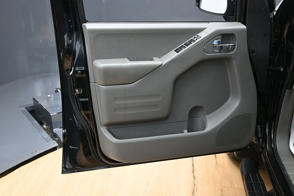 Used 2021 Nissan Frontier SV AWD/4WD image 35