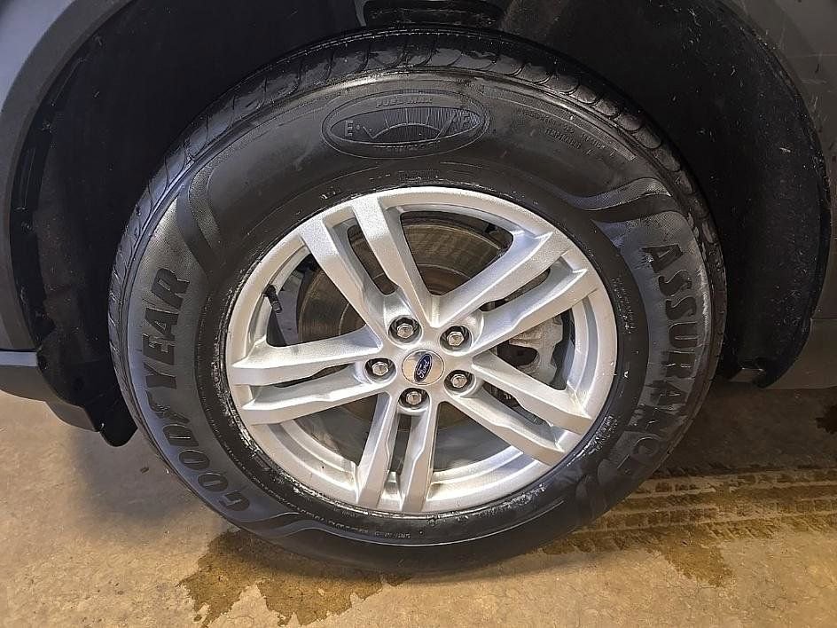 Used 2022 Ford Explorer XLT w/ Equipment Group 202A image 40