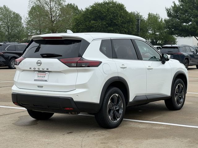 Used 2025 Nissan Rogue SV FWD image 4