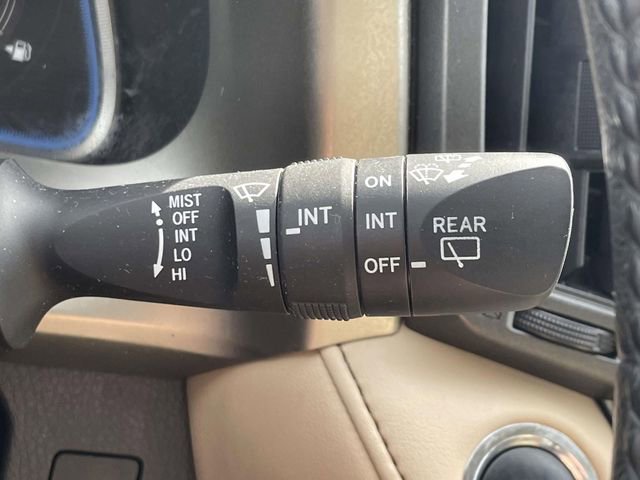 Used 2015 Toyota RAV4 Limited image 25