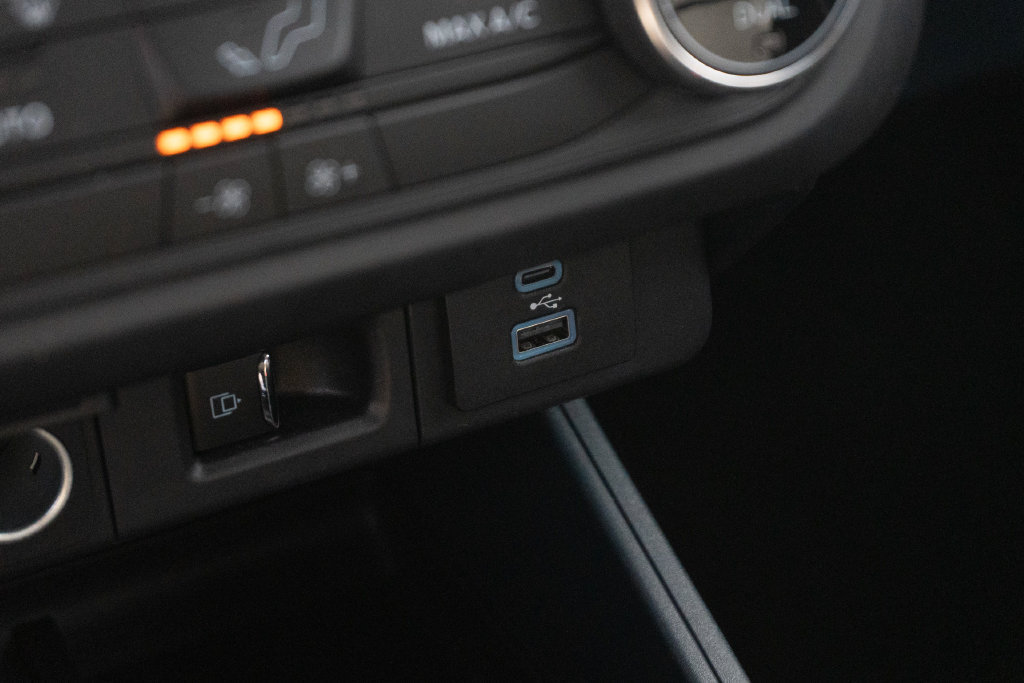 Used 2023 Ford Maverick Lariat w/ Black Appearance Package FWD image 30