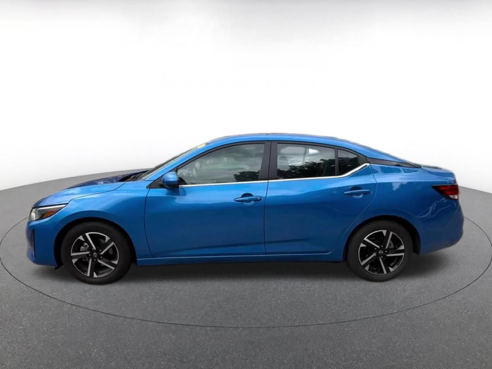 Used 2025 Nissan Sentra SV FWD image 8