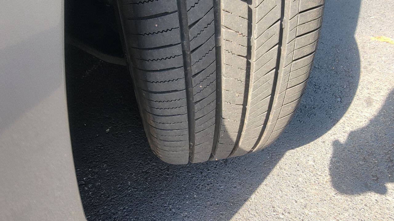 Used 2012 MAZDA MAZDA5 Touring FWD image 17