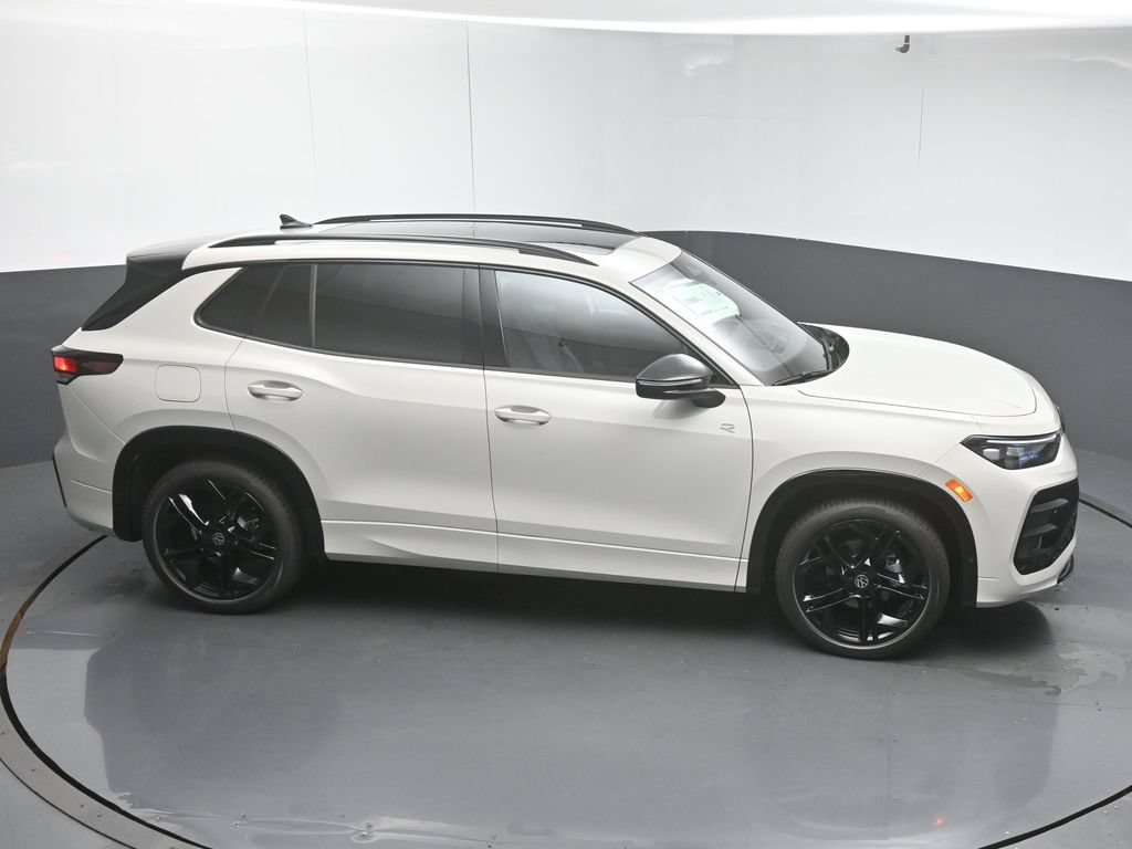 New 2026 Volkswagen Tiguan SE R-Line FWD image 49