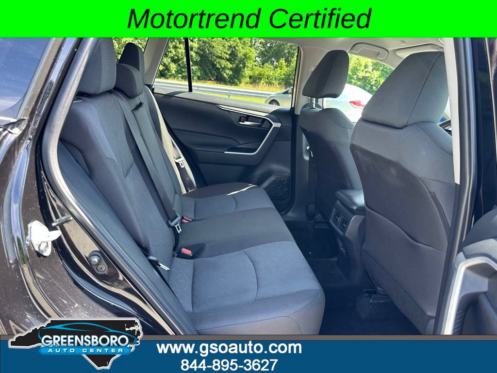 Used 2025 Toyota RAV4 XLE FWD image 18