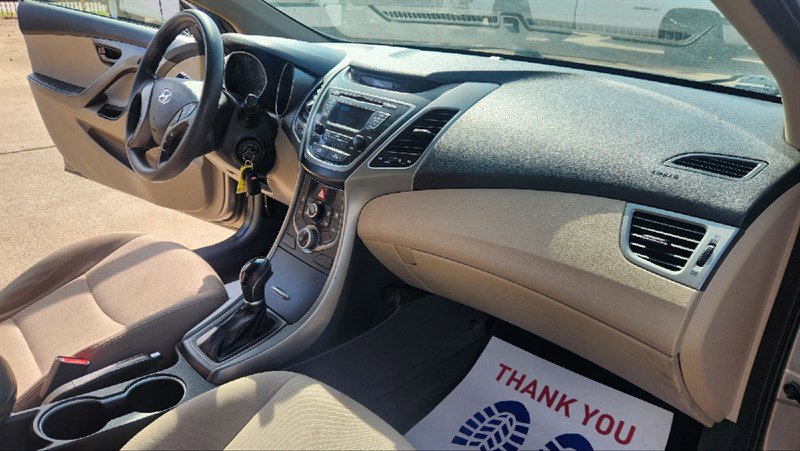 Used 2014 Hyundai Elantra SE image 8