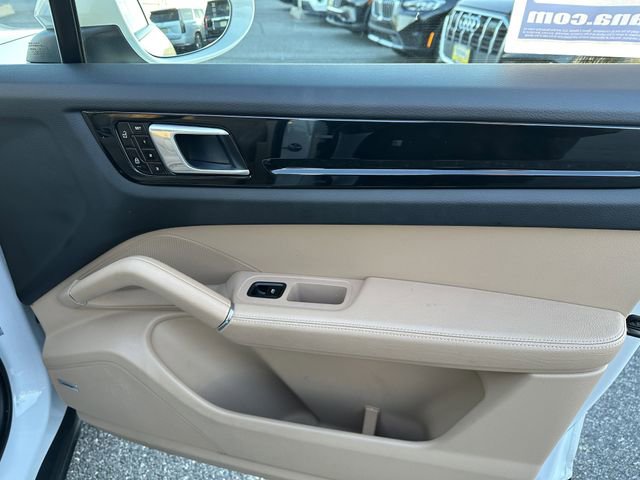 Used 2021 Porsche Cayenne Coupe image 35