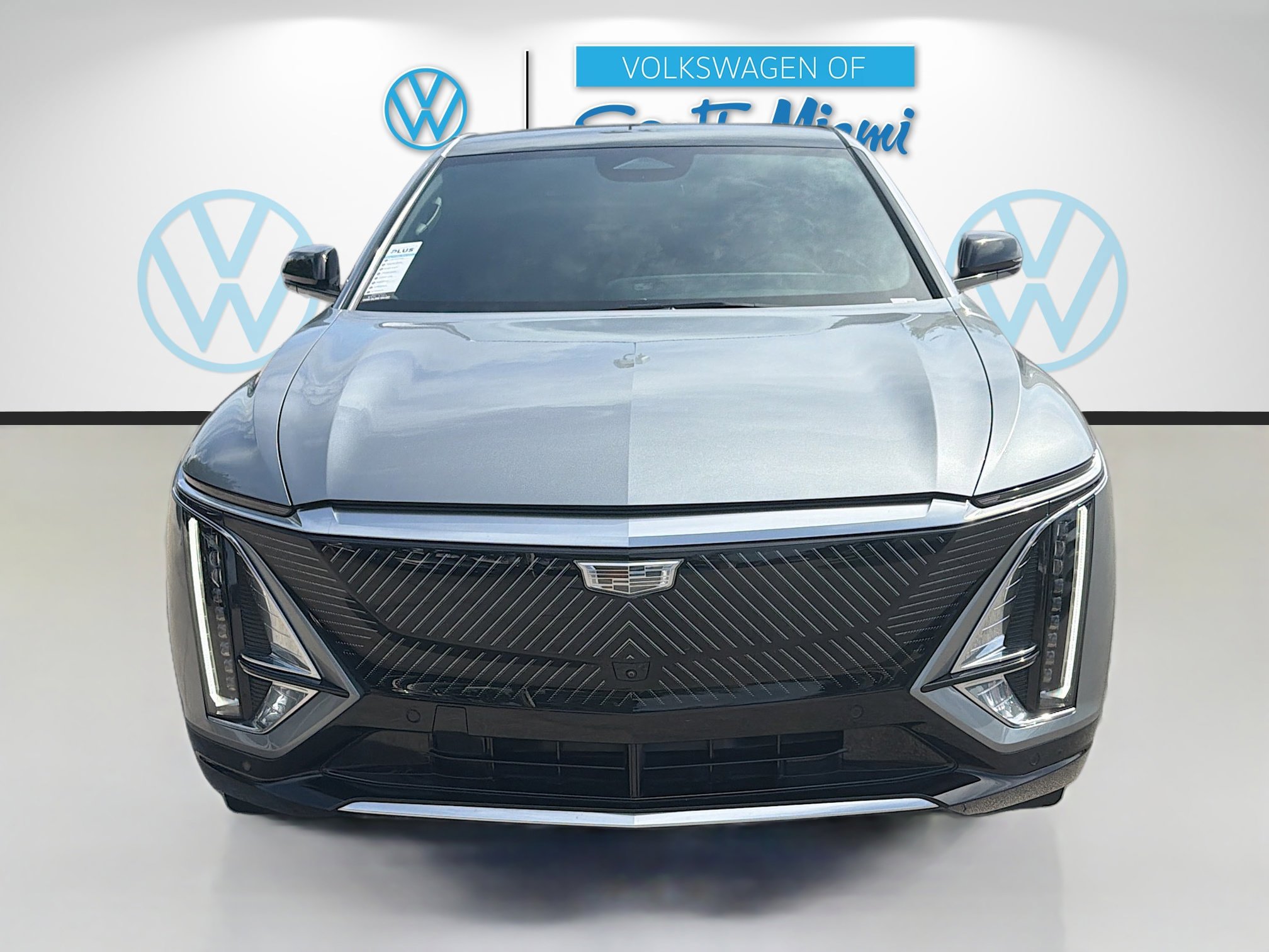 Used 2024 Cadillac Lyriq Luxury image 2