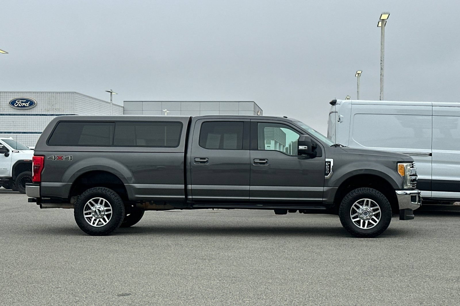 Used 2017 Ford F250 Lariat w/ Lariat Value Package AWD/4WD image 3