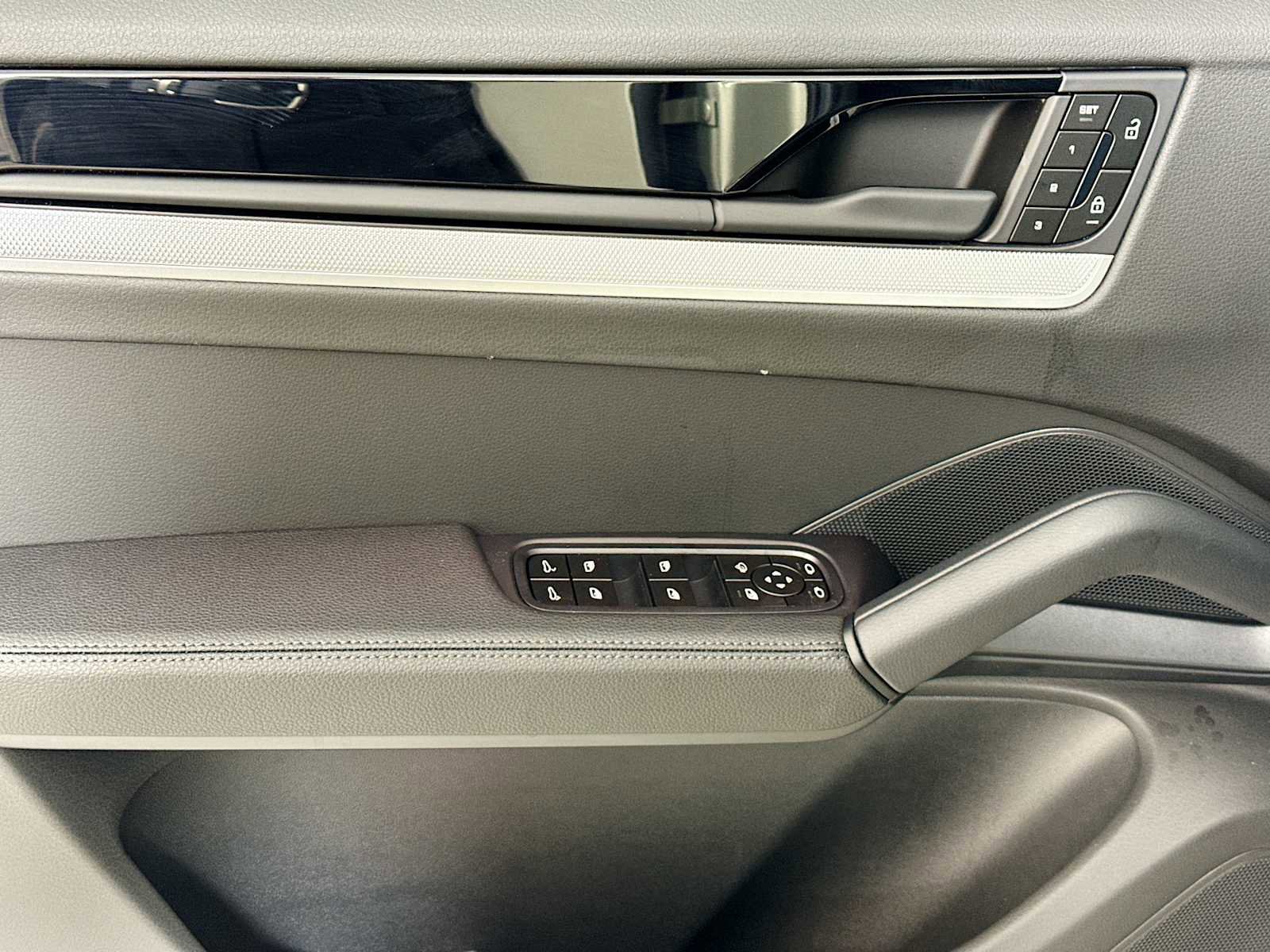 New 2025 Porsche Cayenne image 11