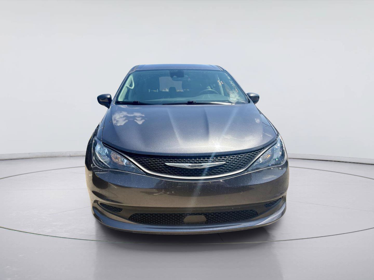 Used 2023 Chrysler Voyager LX FWD image 6