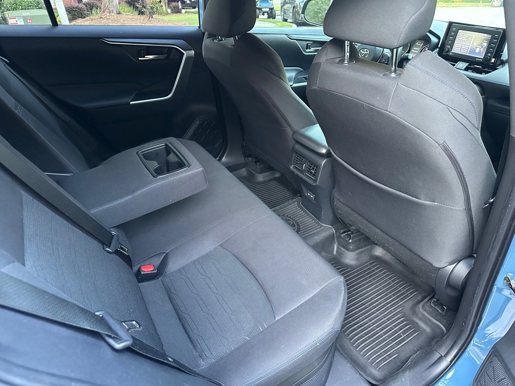 Used 2022 Toyota RAV4 SE image 20
