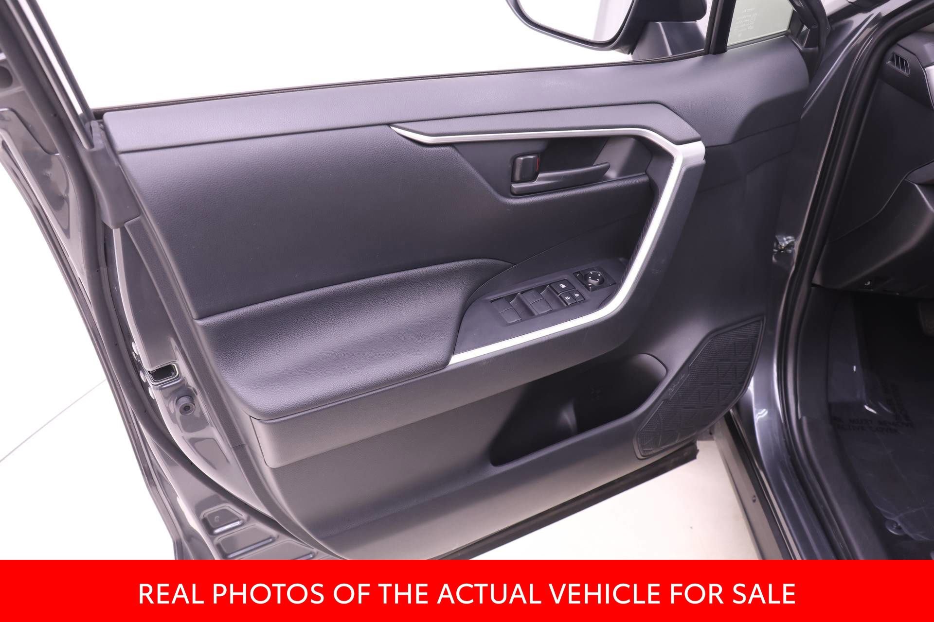 Certified 2025 Toyota RAV4 LE AWD/4WD image 10