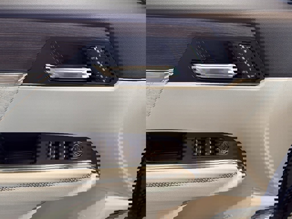 New 2026 GMC Acadia Denali w/ Super Cruise Package image 9