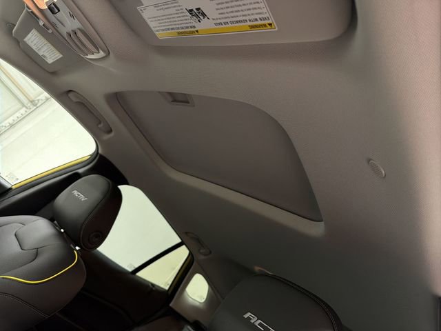 Used 2025 Chevrolet Trax ACTIV w/ Sunroof Package image 22